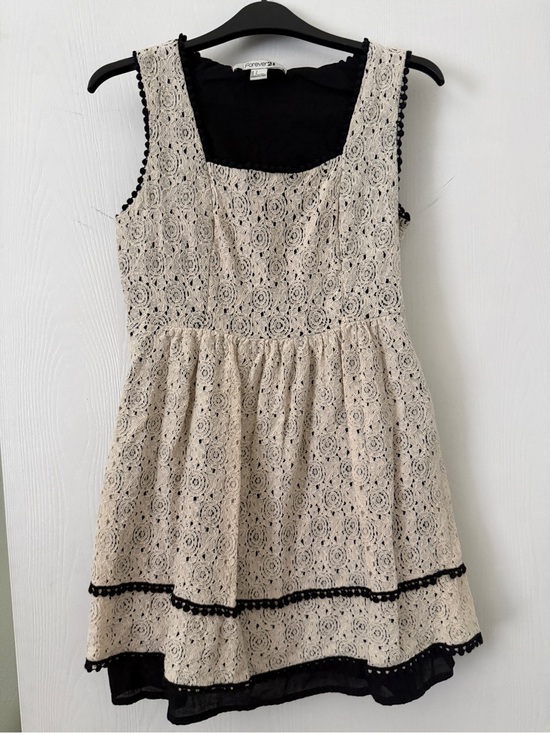 Forever 21 Other - 🌻5/$16🌻Girls Lace Overlay Sleeveless Dress with Black Trim